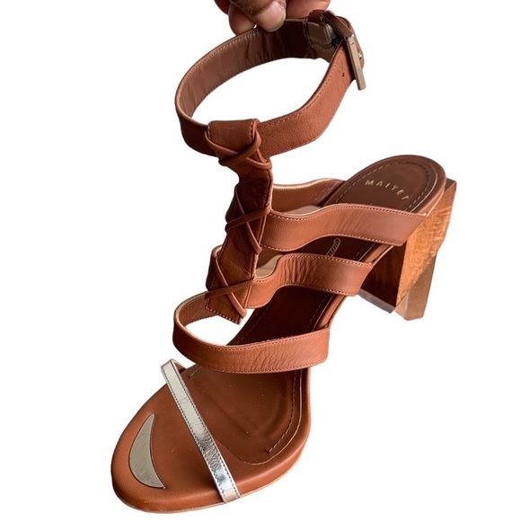 Maiyet Sandal Mirror Tan 39 1/2 Strap Crisscross Design Block Italy Vacation - Picture 1 of 15